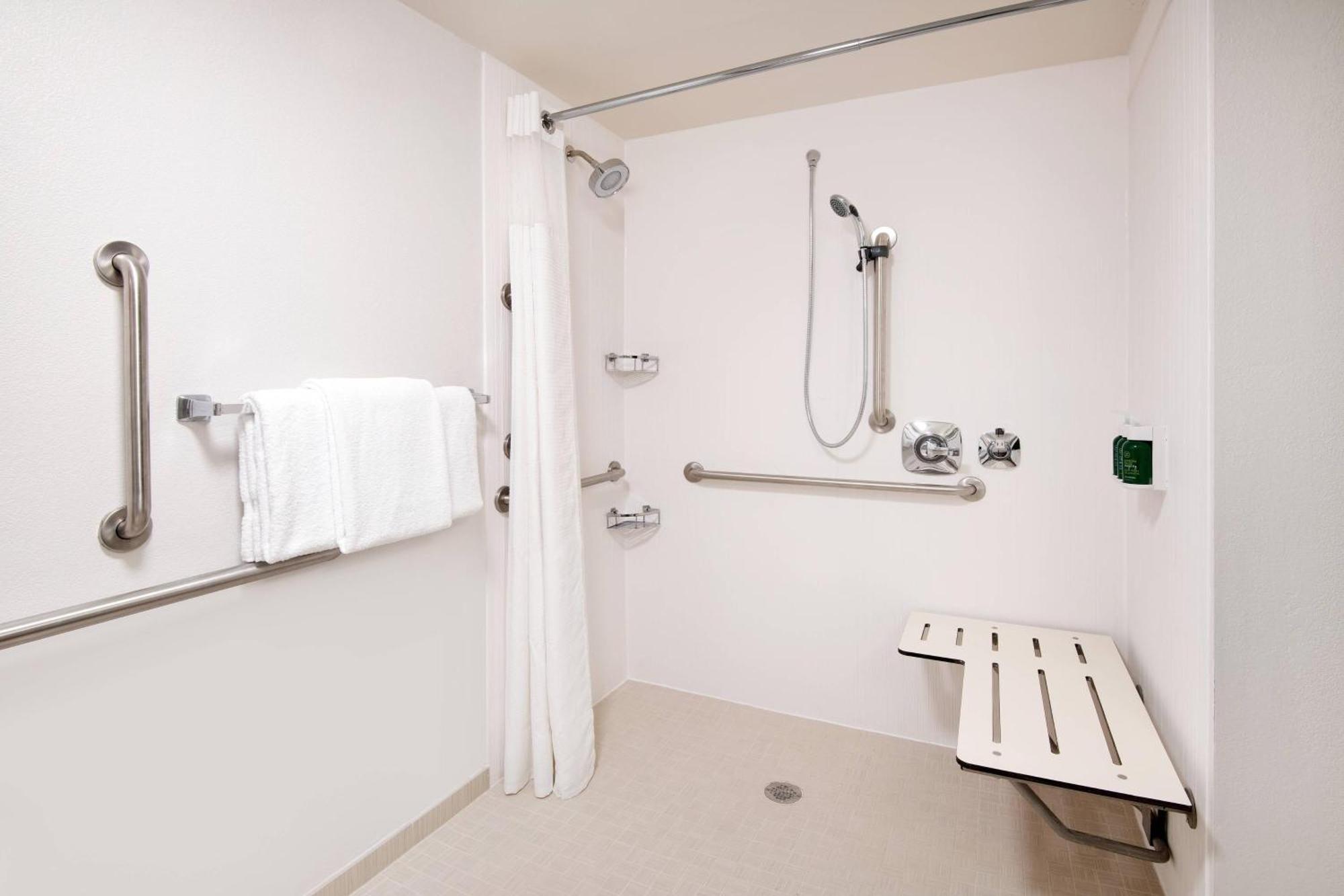Courtyard By Marriott Savannah Midtown Zewnętrze zdjęcie